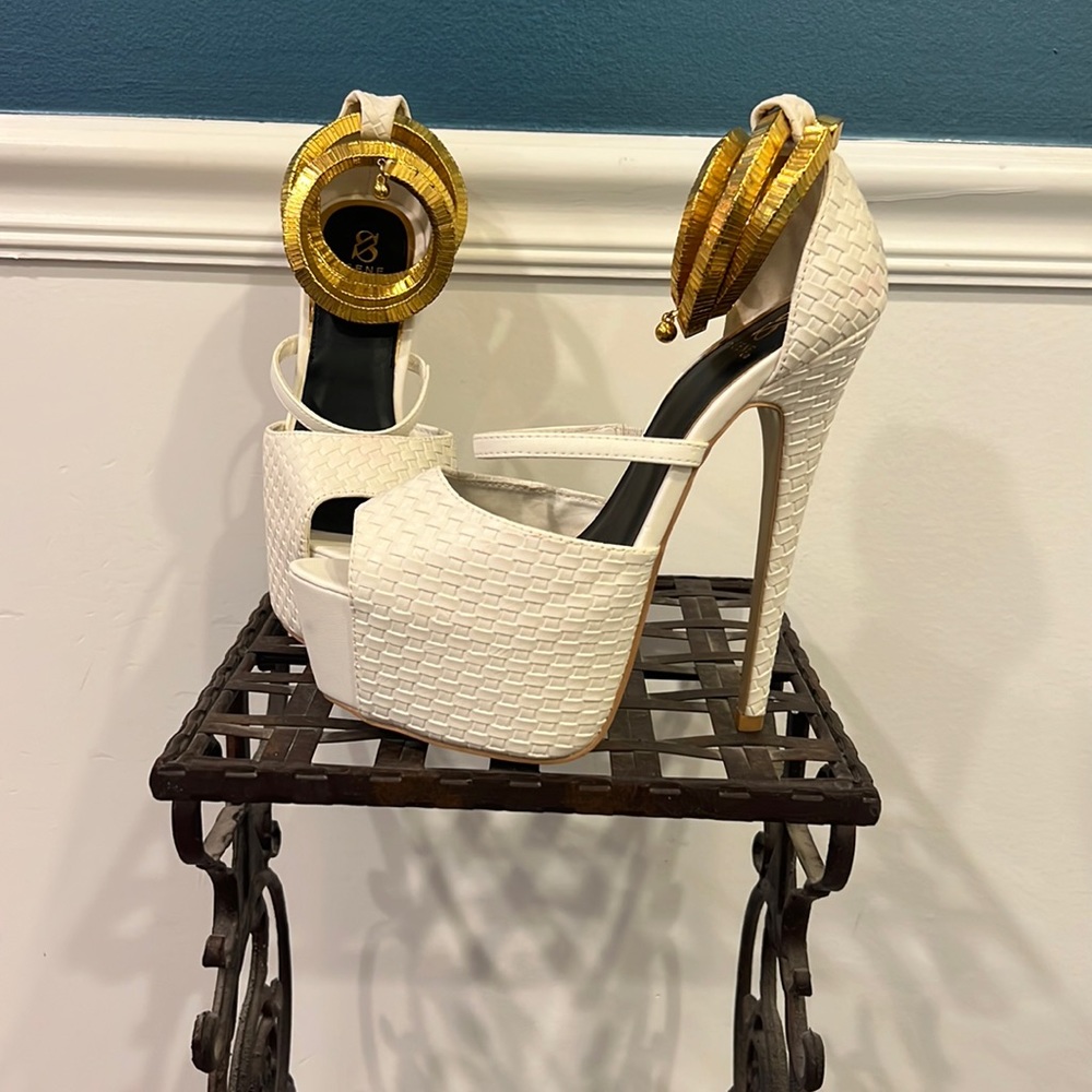 Salvageable white heels!